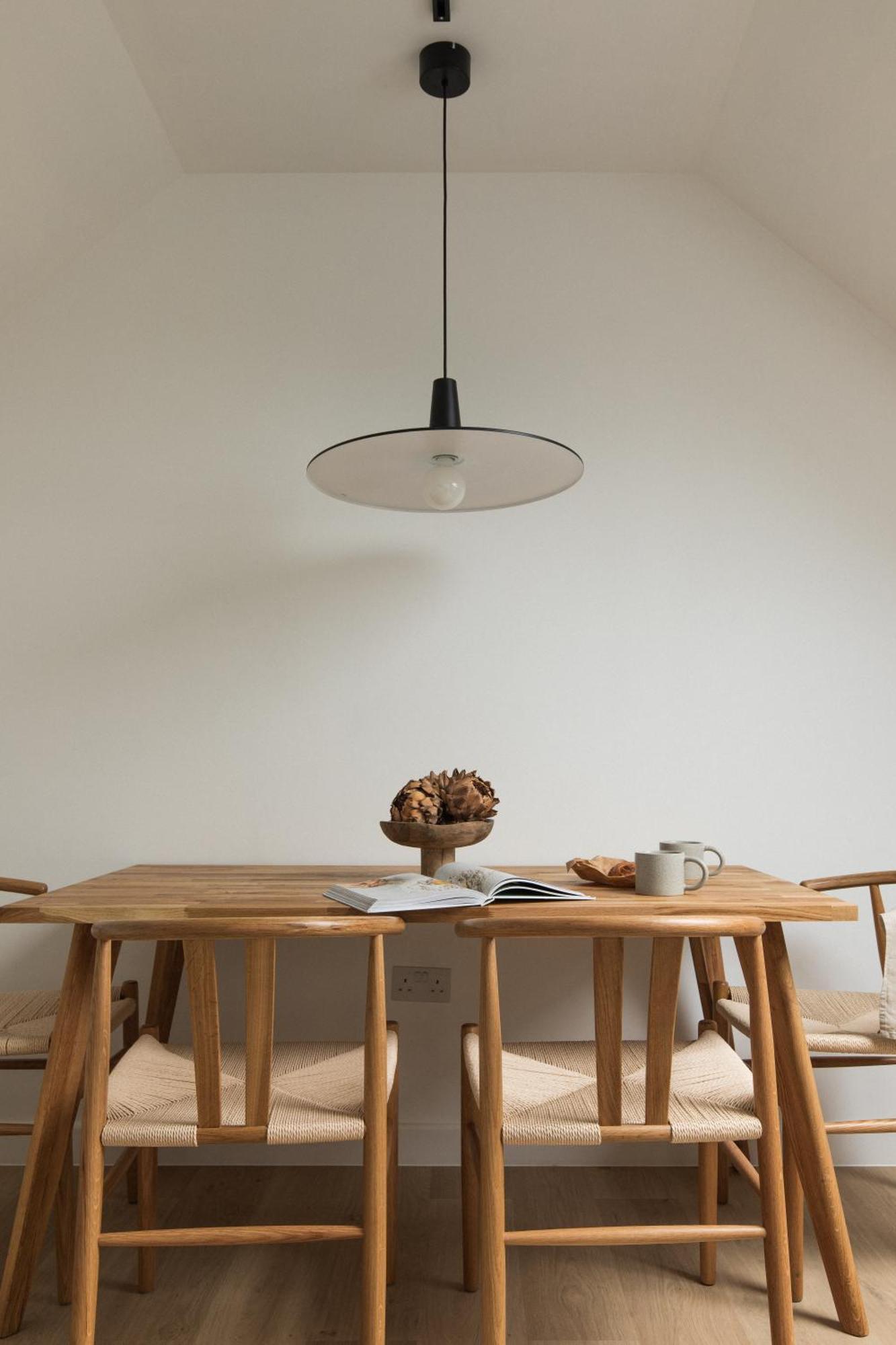 Apartamento Japandi 2br Soft Minimal Flat With Attic Oxford